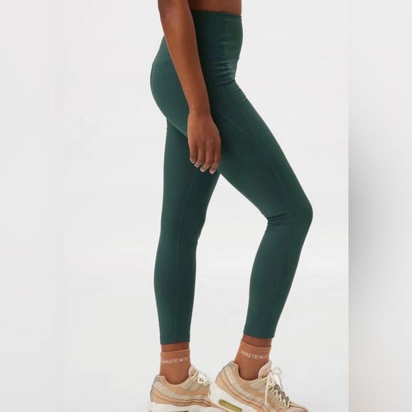 Girlfriend Collective Compressive High-Rise Legging in Moss - Picture 3 of 5
